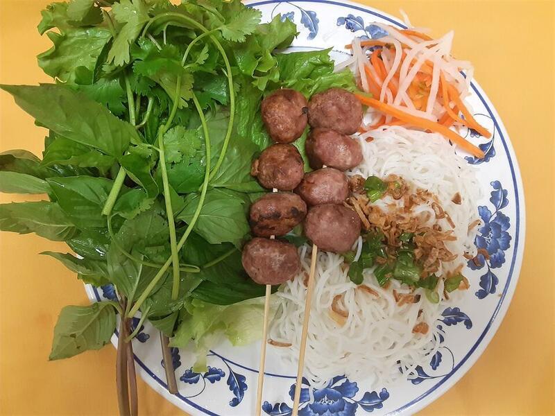 7A. NEM NUONG RAU SONG