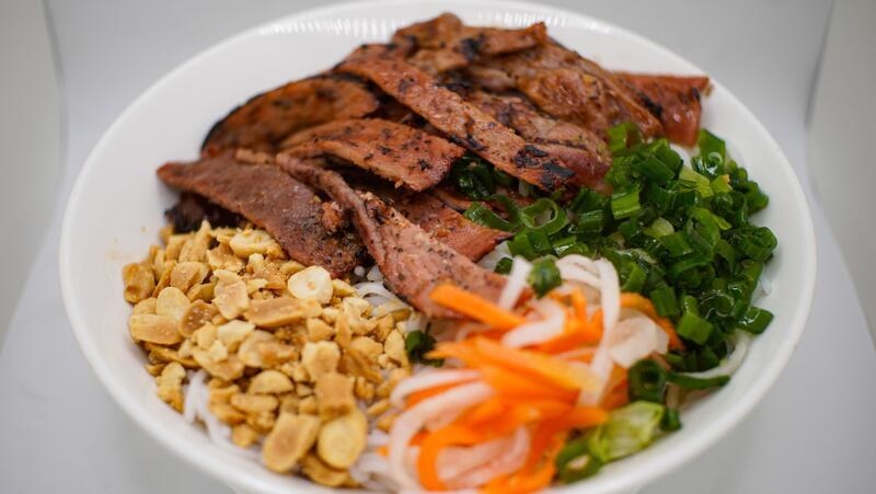 3B. BUN HEO NUONG